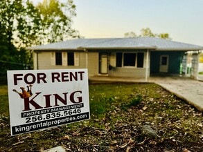 Building Photo - 1033 W 33rd St