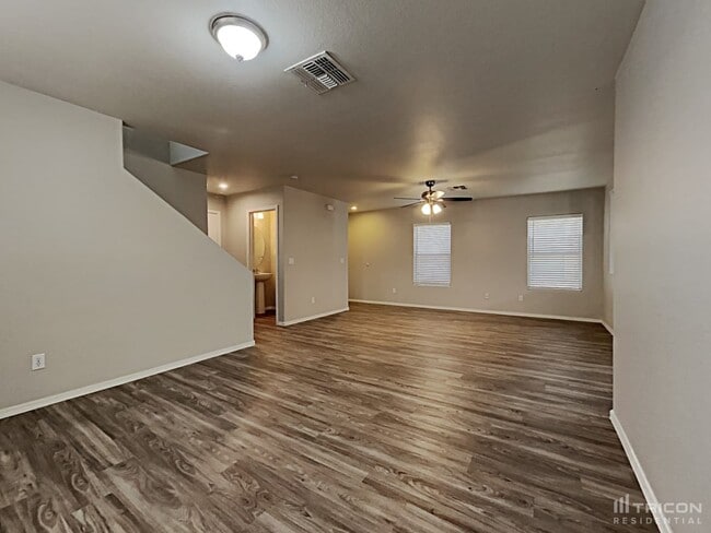 Foto del edificio - 40268 W Helen Ct