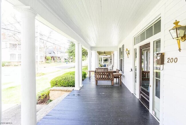 Foto del edificio - 200 Clisby Plz