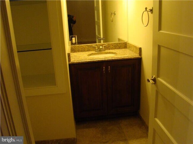 Foto del edificio - 10 W Market St