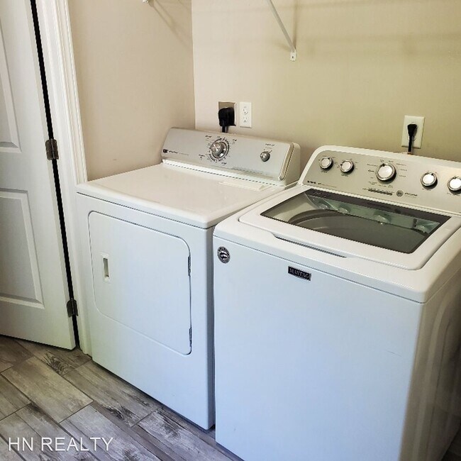 Foto del edificio - 3 br, 2.5 bath House - 5765 MAIN AVE