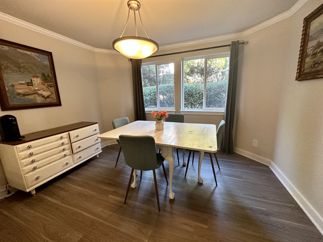 12040 100th Ave NE Unit J102, Kirkland, WA 98034 Condo for Rent in