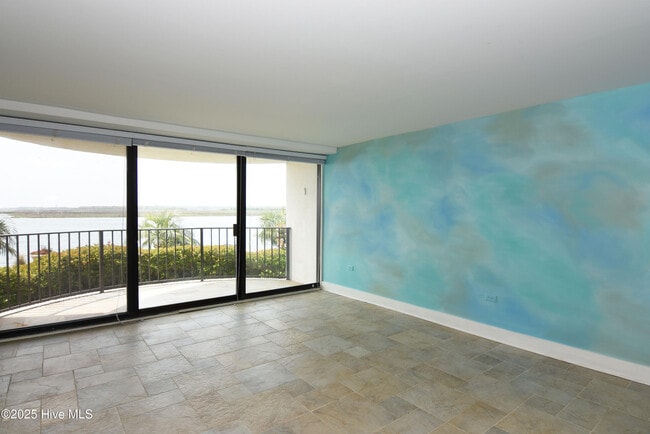 Building Photo - 322 Causeway Dr