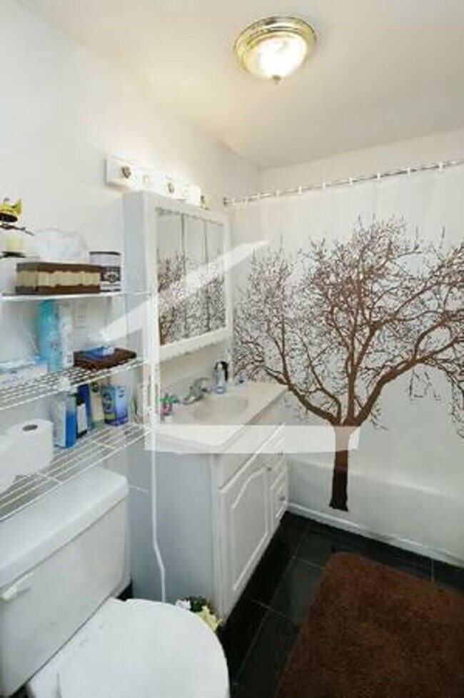 Building Photo - No Broker's Fee, Heat, Hot Water Included,...