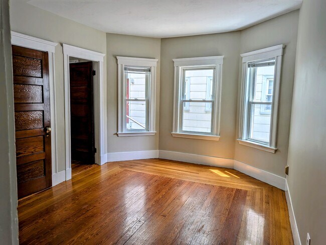 Building Photo - 294A Boston Ave