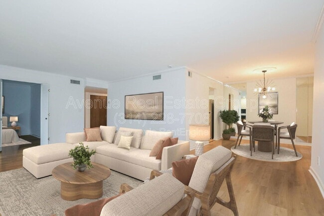 Building Photo - 590 Sarah Ln