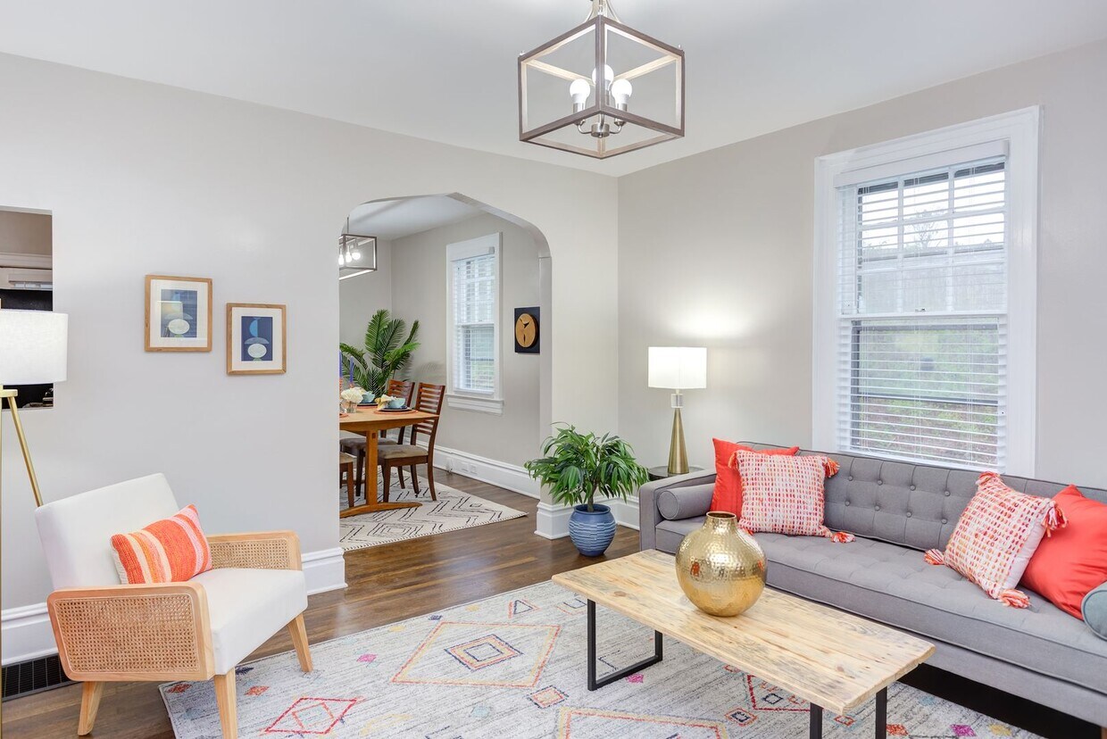 Available Now - Adorable and Spacious! 2 ... - Available Now - Adorable and Spacious!  2 ...