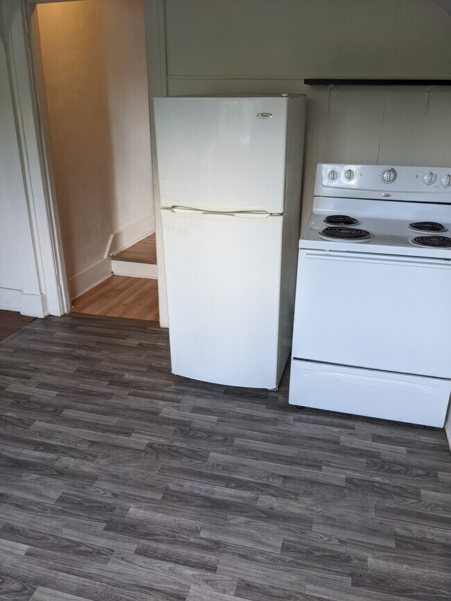 Kitchen - 517 N 21st St