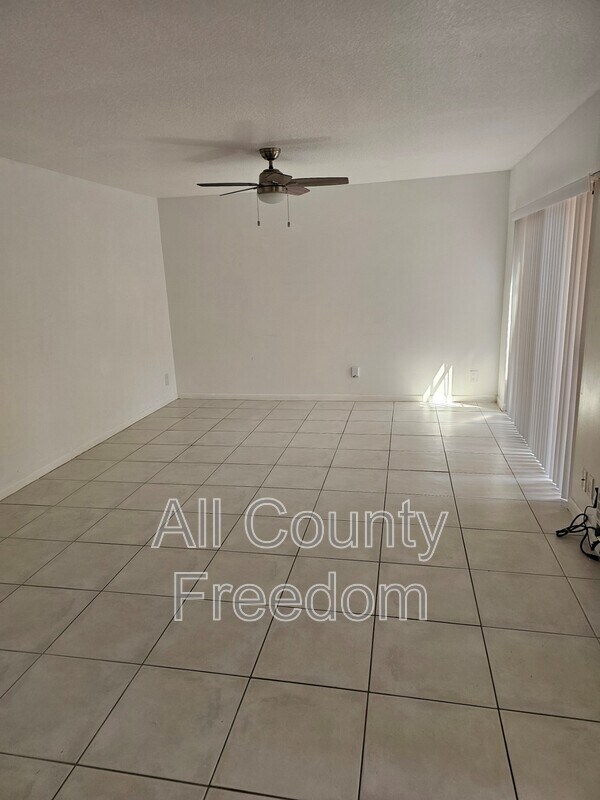 Foto del edificio - 7572 Courtyard Run E
