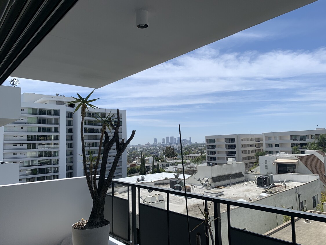 Foto principal - 1155 N La Cienega Blvd