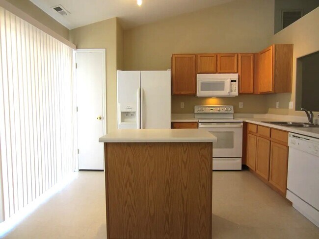 Building Photo - 5671 Ansel Dr