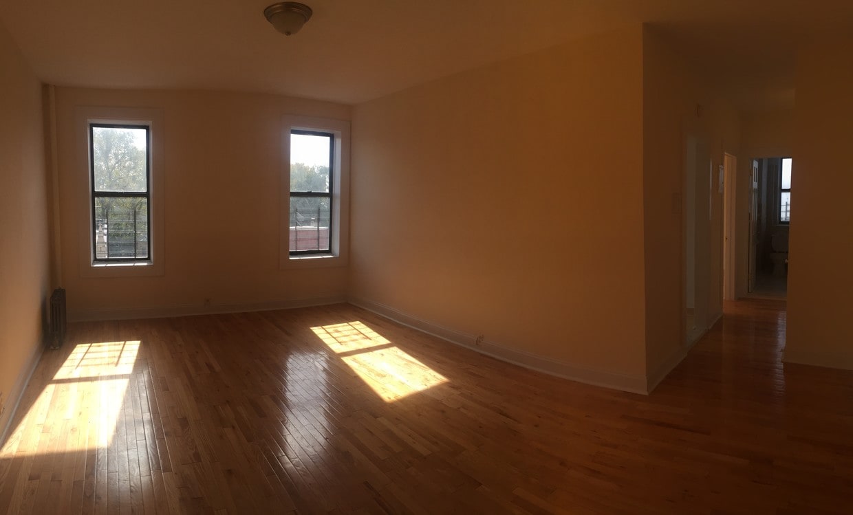 Primary Photo - 1268 Olmstead Ave