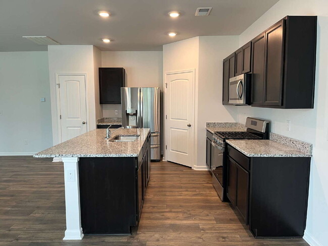 Building Photo - 1083 Pepper Stone Dr