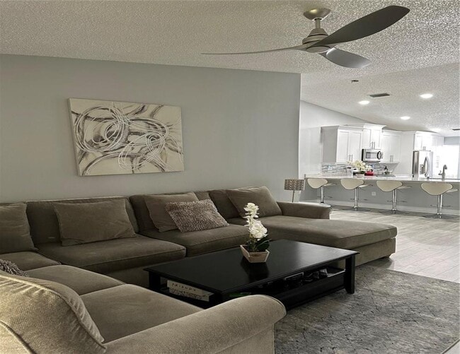Foto del edificio - 3198 Claremont Pl