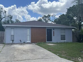 Building Photo - 10017 N Hyaleah Rd