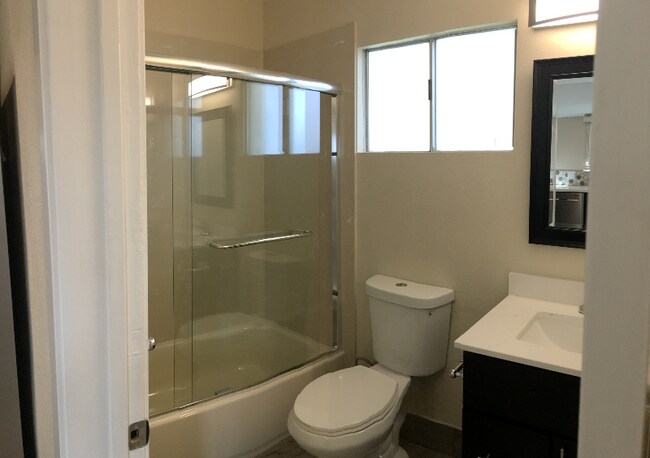 Foto del edificio - 1812 E 17th St
