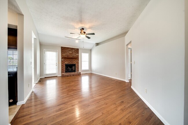 Foto del edificio - 133 Cloverfield Ct