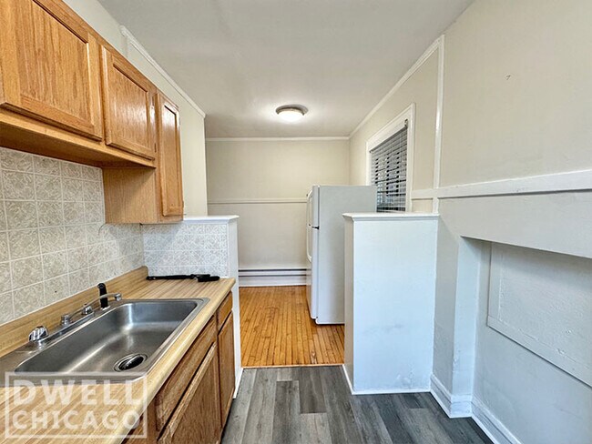Foto del edificio - 1421 W Hutchinson St