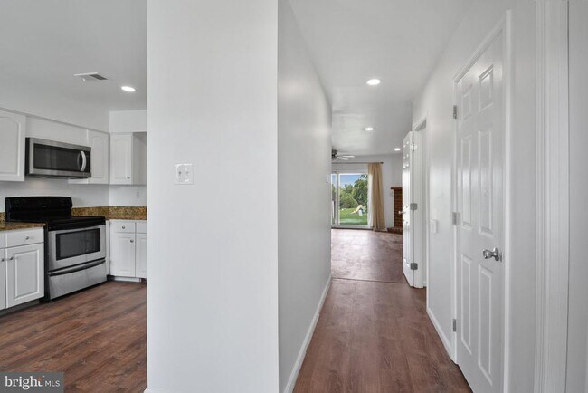 Foto del edificio - 107 Conway Ct