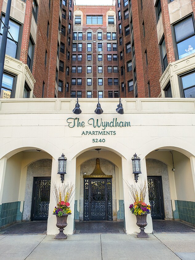 Wyndham Apartments - Chicago, IL | Apartments.com