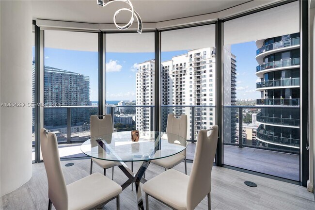 Foto del edificio - 45 SW 9th St