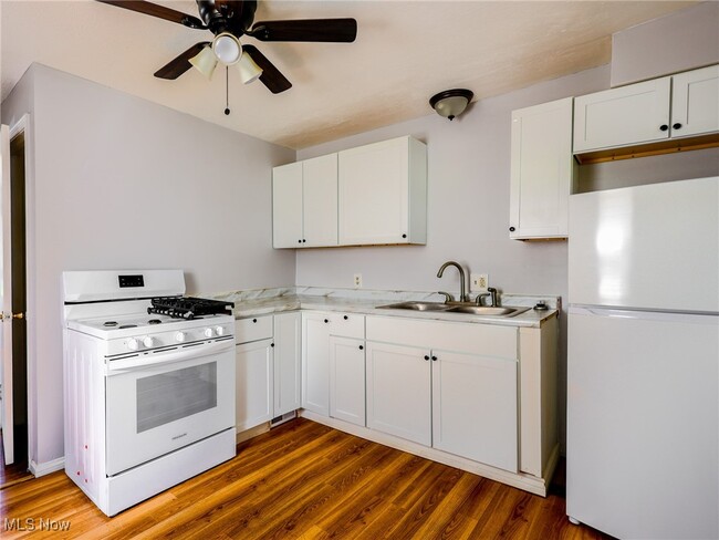 Foto del edificio - 1628 28th St NE