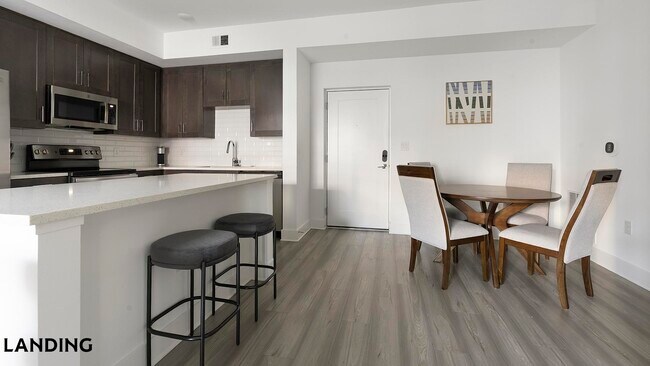 Foto del edificio - 2250 McGregor Blvd