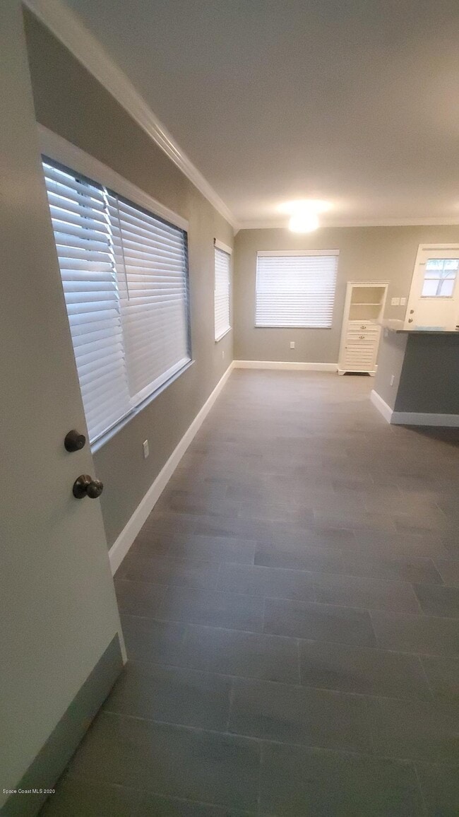 Building Photo - 420 Monroe Ave