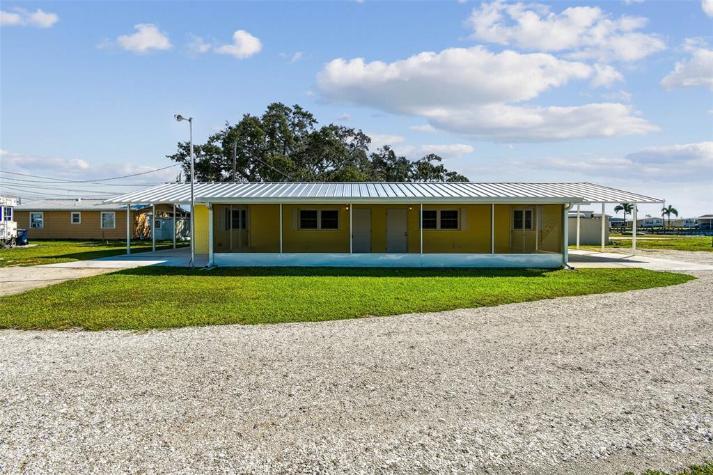 Foto principal - 337 4th St W