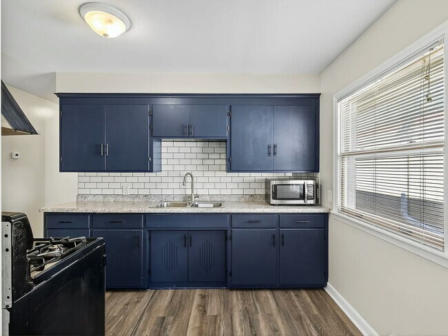 Foto del edificio - 5212 Bloomington Ave