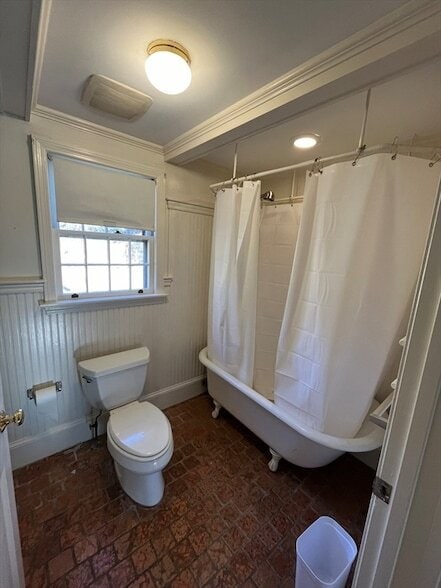 Building Photo - 338 Maple St