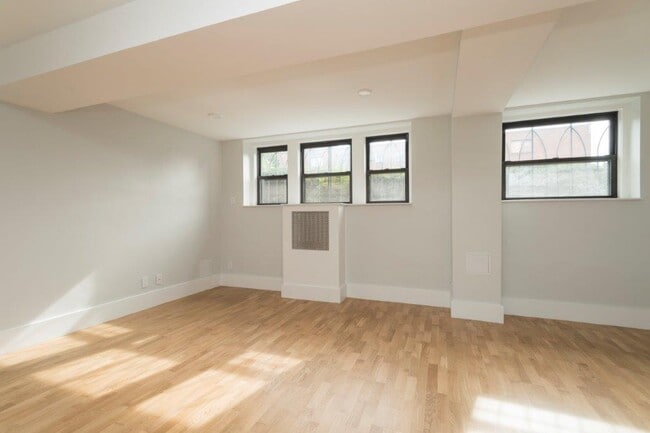 Building Photo - 130 Highland Ave