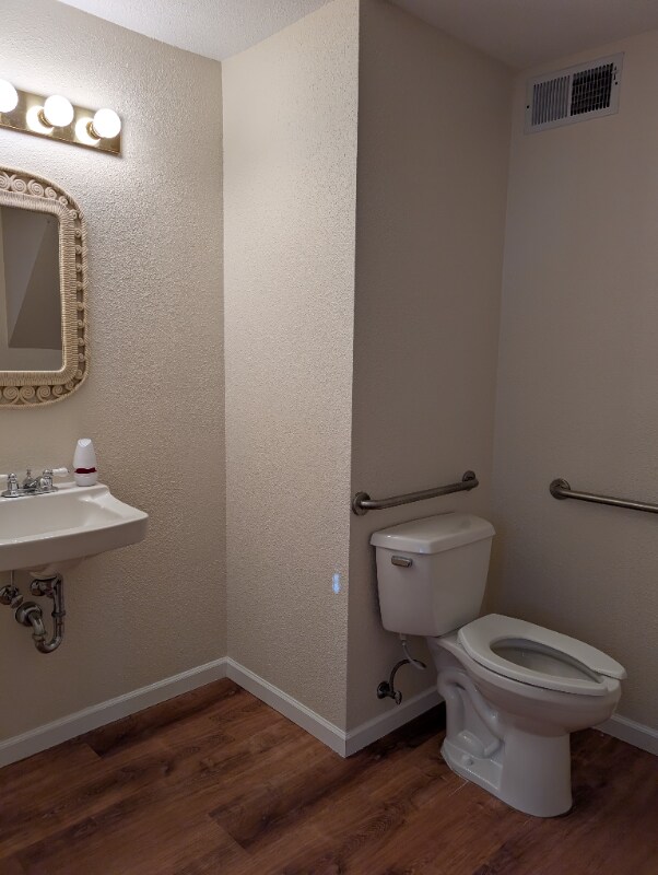 Foto del edificio - 3637 S Clement Ave