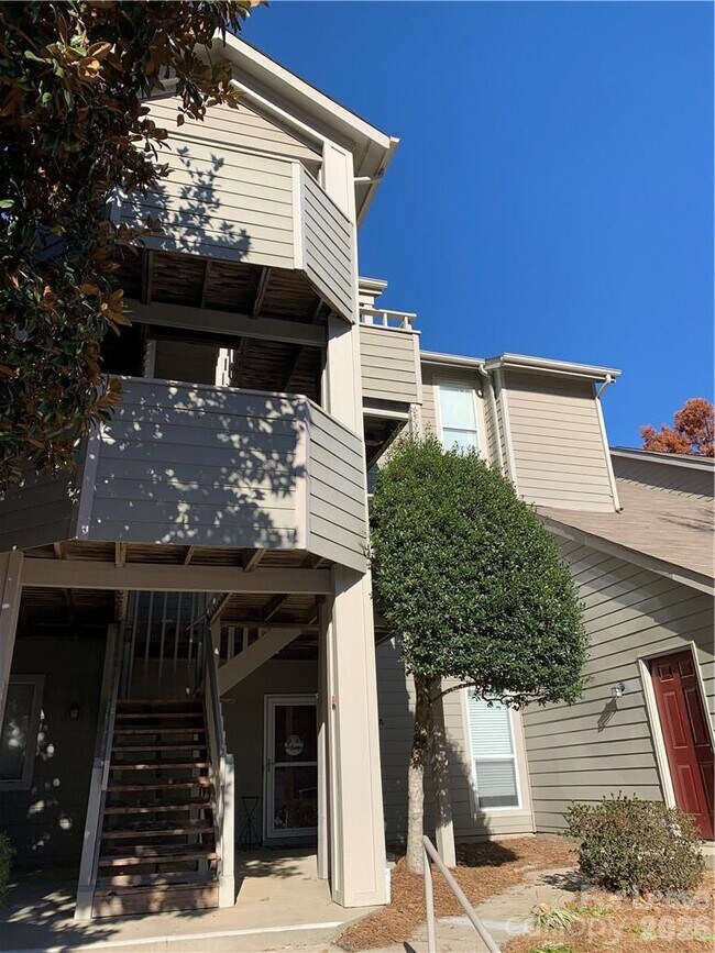 Foto del edificio - 2519 Stockbridge Dr