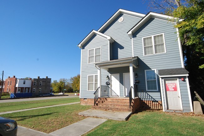Building Photo - 1118 Bainbridge St