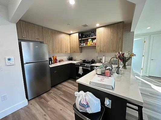 Building Photo - 2 bedroom in BRONX NY 10463