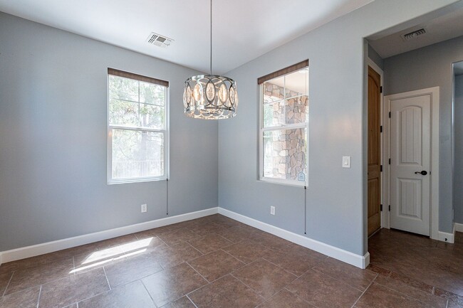 Building Photo - Stunning 3 Bed 2.5 Bath Townhome in Lakewo...