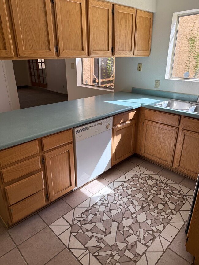 Building Photo - Sunset Mesa Townhouse for Rent