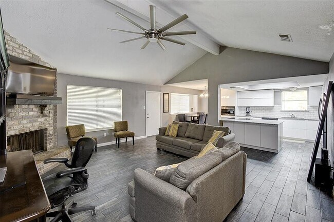 Foto del edificio - 16635 Water Oak Dr