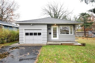 Building Photo - 300 Howland Ave