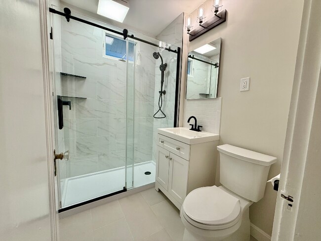 Foto del edificio - 35-37 Lindale Ave