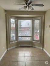 Building Photo - 219 Kingswood Dr