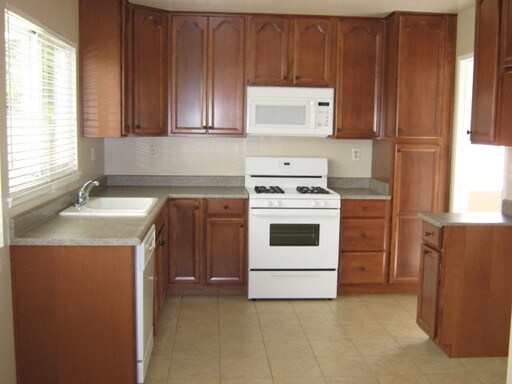 Building Photo - 27702 Sequoia Glen Dr