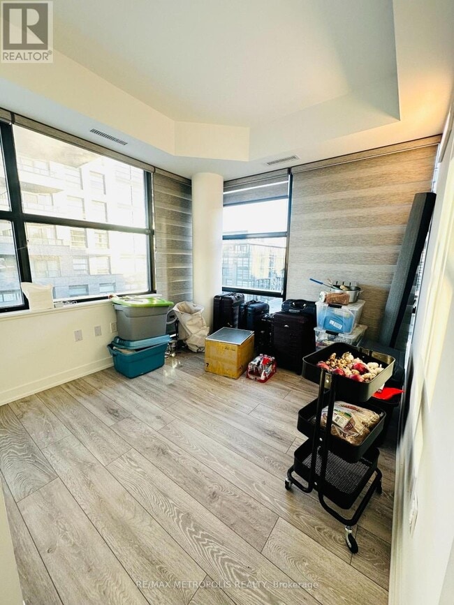 Building Photo - 1608 Charles St