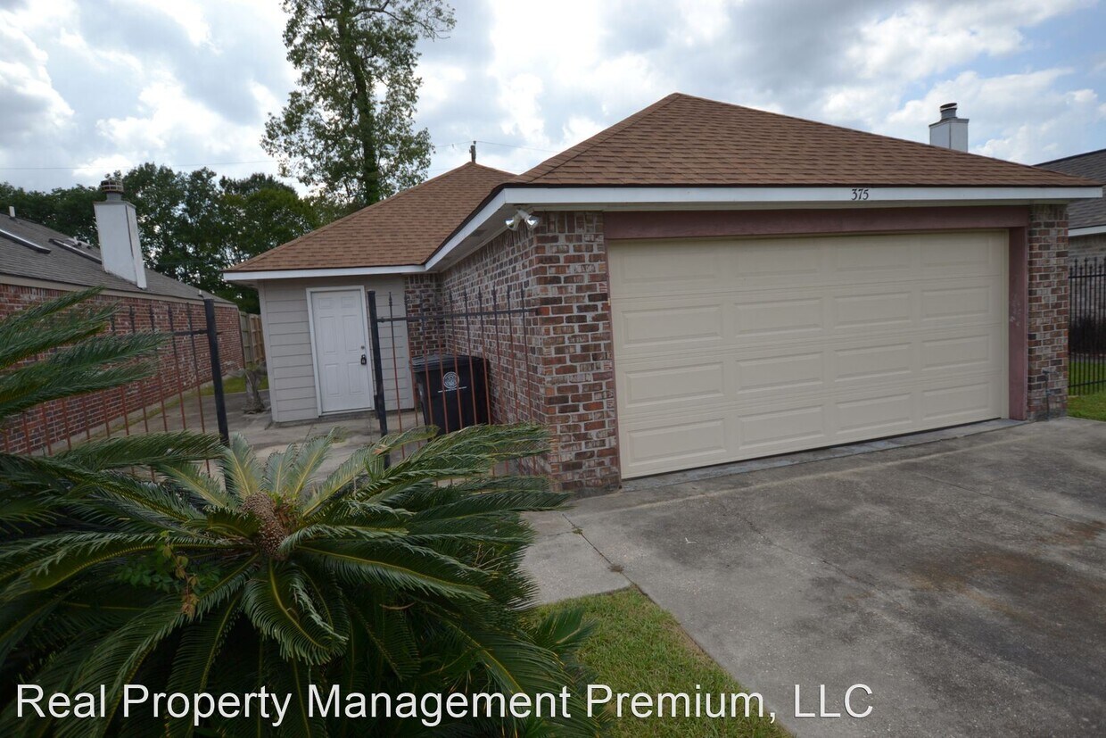 Primary Photo - 3 br, 2 bath House - 375 Rushmore Dr