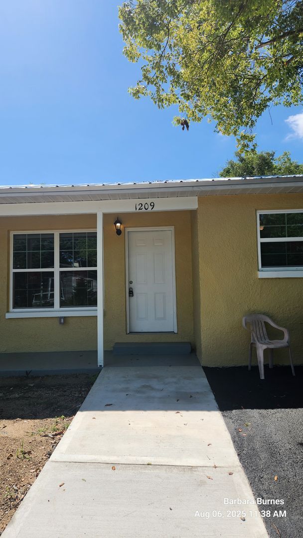 Building Photo - 3 bedroom 2 bath