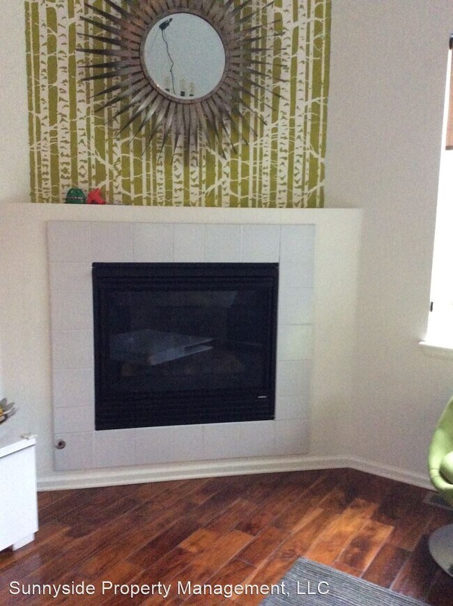 Foto del edificio - 5 br, 3.5 bath House - 2143 Charles Lane