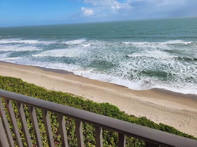Building Photo - 7430 S Ocean Dr