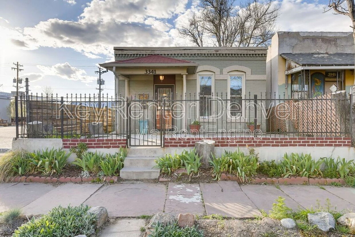 Foto principal - 3341 Lawrence St
