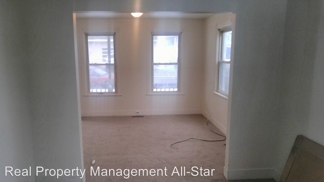 Building Photo - 16 Lincoln Ave